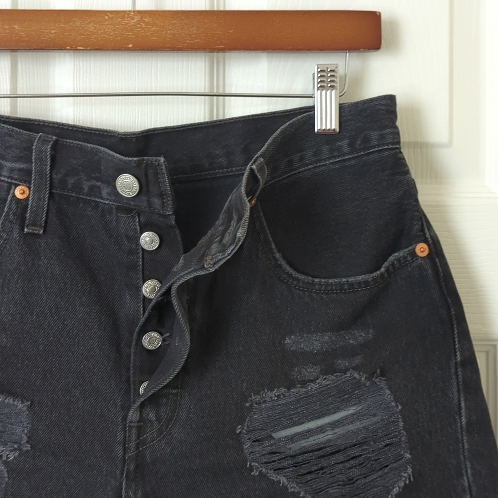 Levi's 501 Classic Distressed High Rise Cut Off Button Fly Jean Shorts Black 29 - Picture 3 of 13